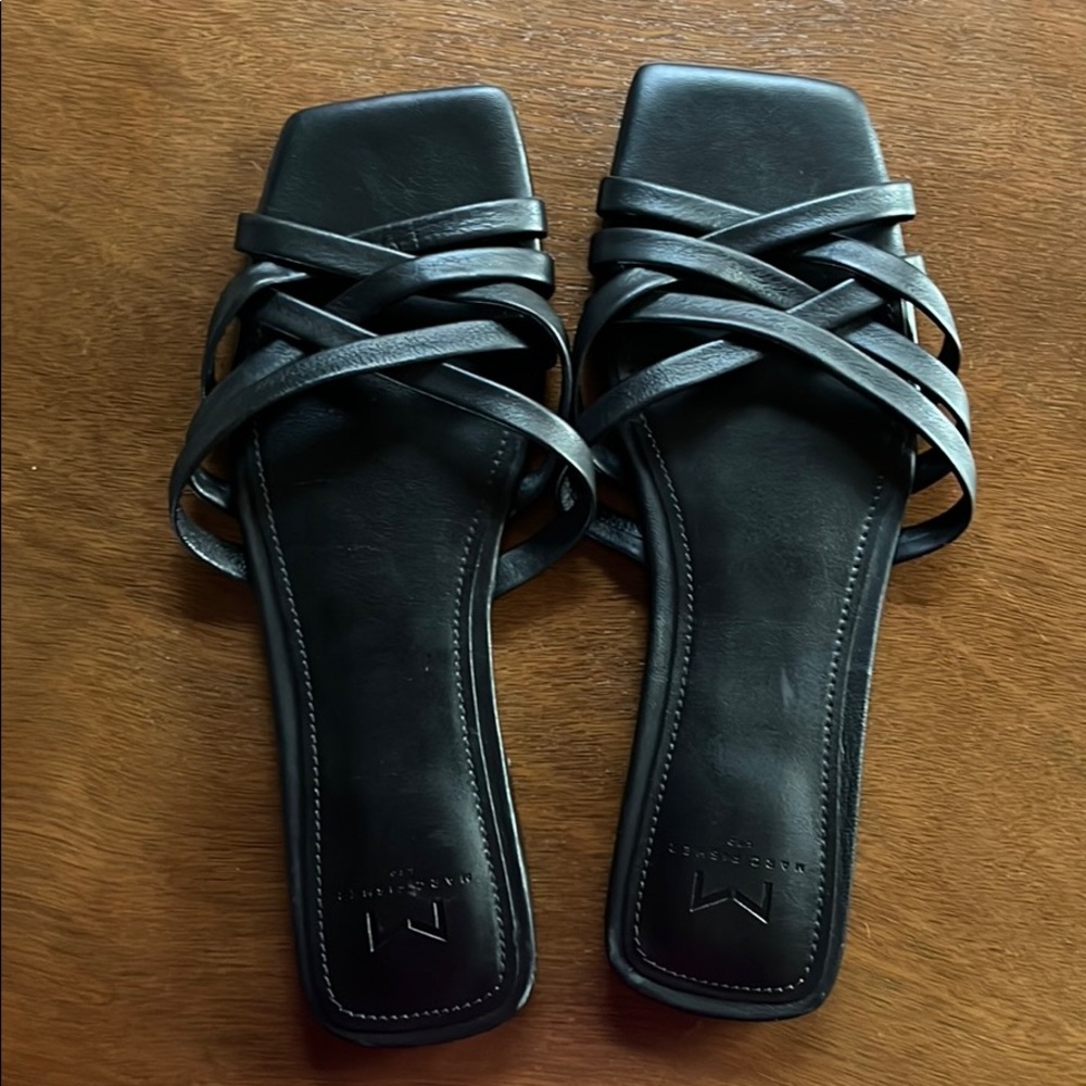 Marc Fisher Varo black sandals. NWOT. Retail $100